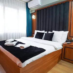 Otel Grand Montıno